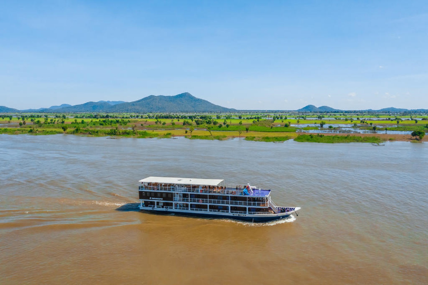 Luxury cruises from Saigon via Phnom Penh to Siem Reap
