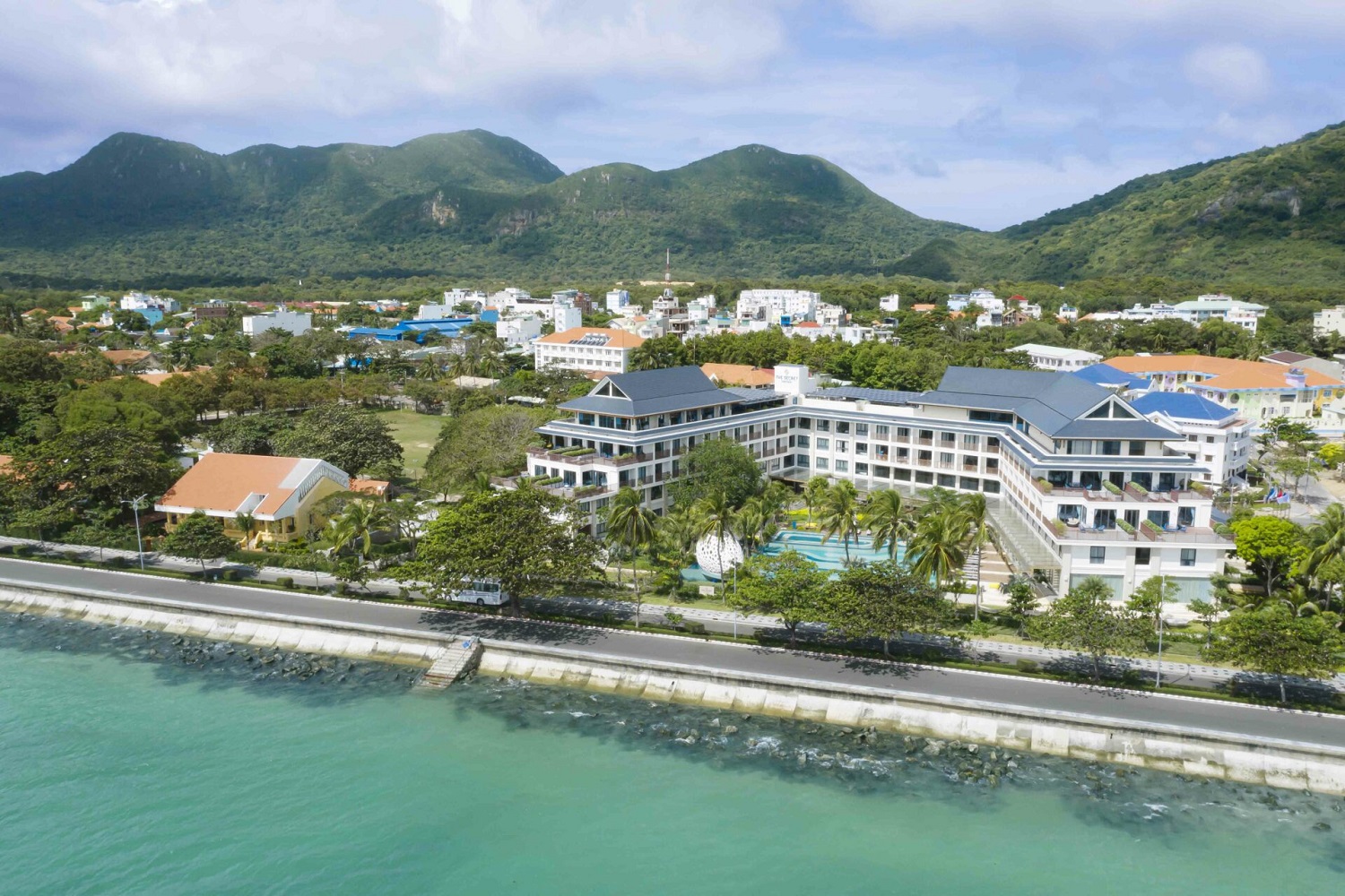 The Secret Con Dao Hotel